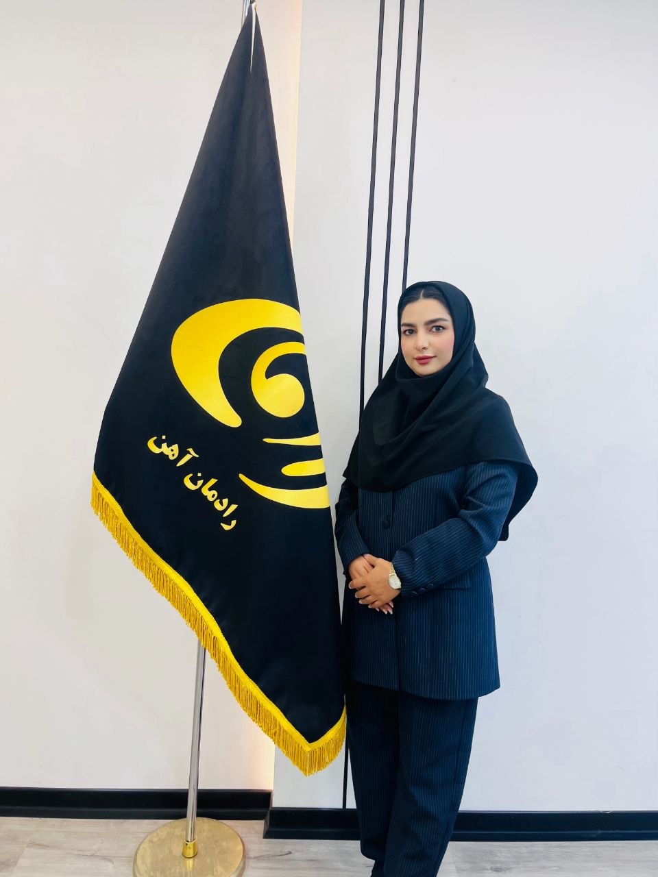 خانم ایزدی